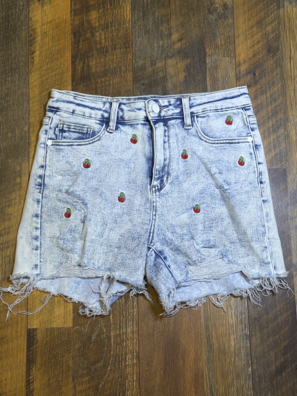 Judy Blue high waisted acid wash denim jean shorts cherry embroidery sz M